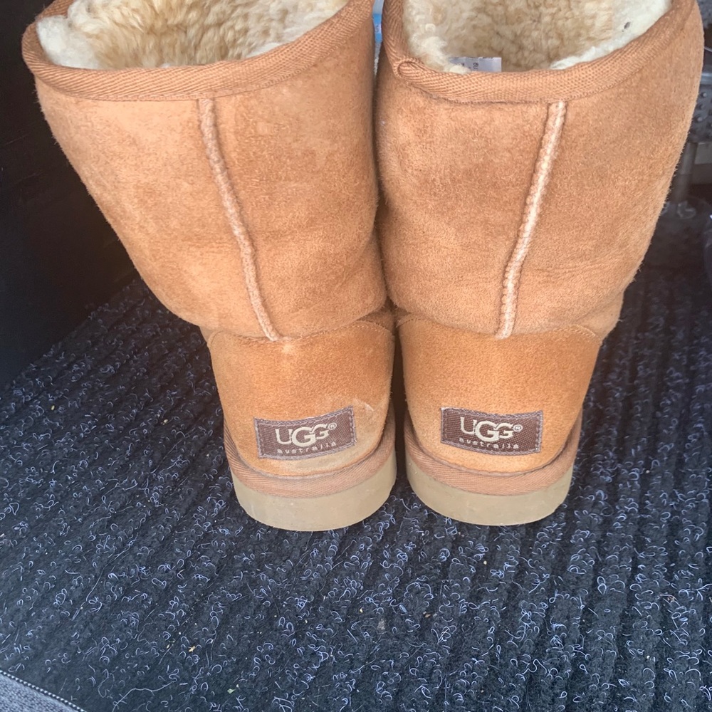 Ugg’s - Picture 3 of 3